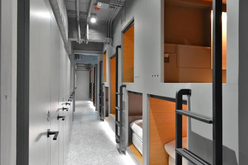 Auberge de jeunesse Tiang Capsule à Bangkok Extérieur photo